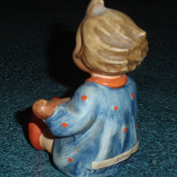 "Joyful" Goebel Hummel Figurine #53 TMK6 Girl Playing Guitar - CHRISTMAS GIFT! - Picture 5 of 9